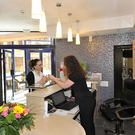 Logis Hotel Restaurant Les 2 Rives - A75, En Bordure De Riviere Banassac Kültér fotó