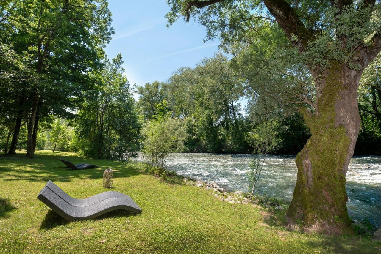 Logis Hotel Restaurant Les 2 Rives - A75, En Bordure De Riviere Banassac Kültér fotó
