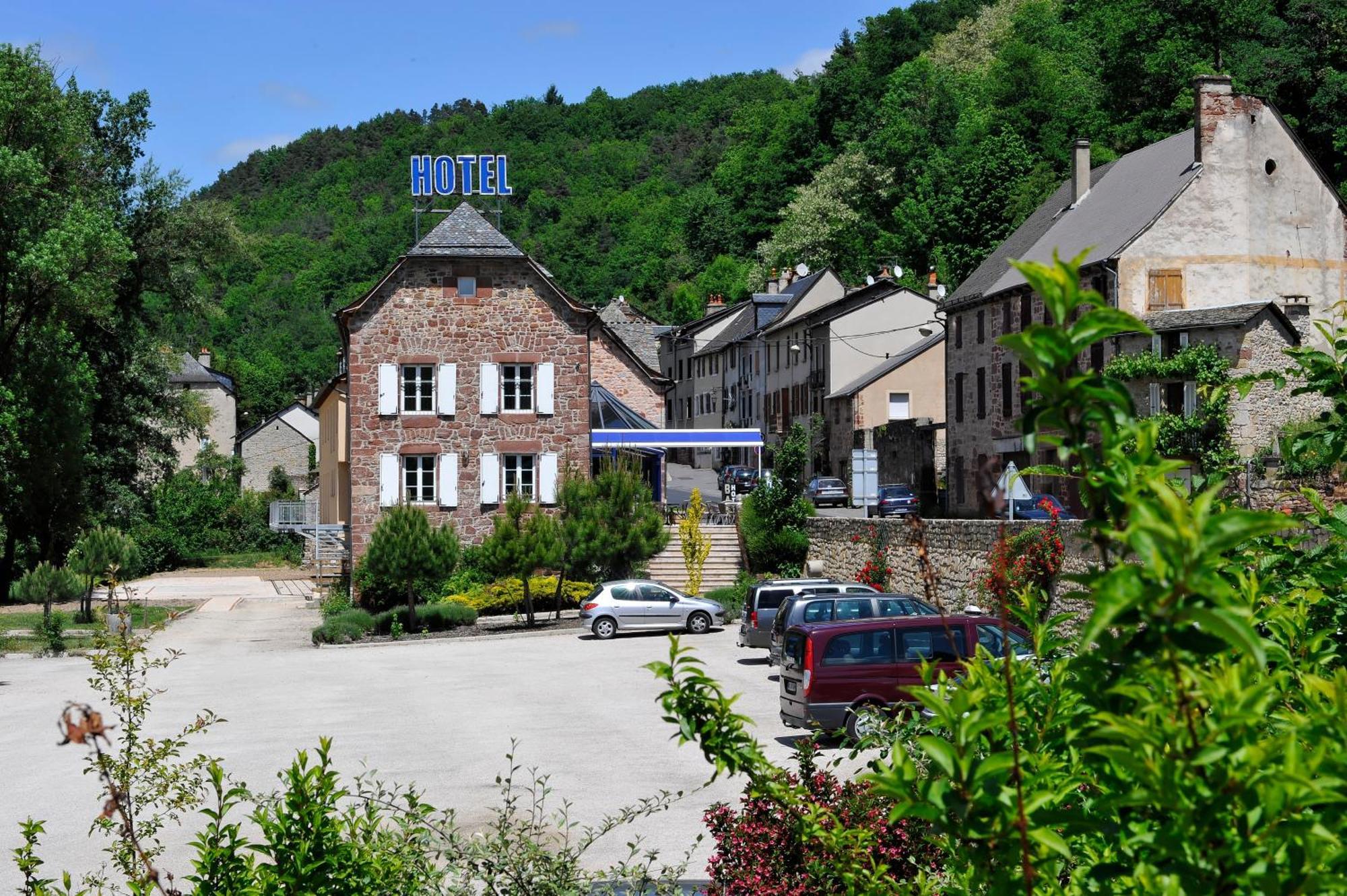 Logis Hotel Restaurant Les 2 Rives - A75, En Bordure De Riviere Banassac Kültér fotó