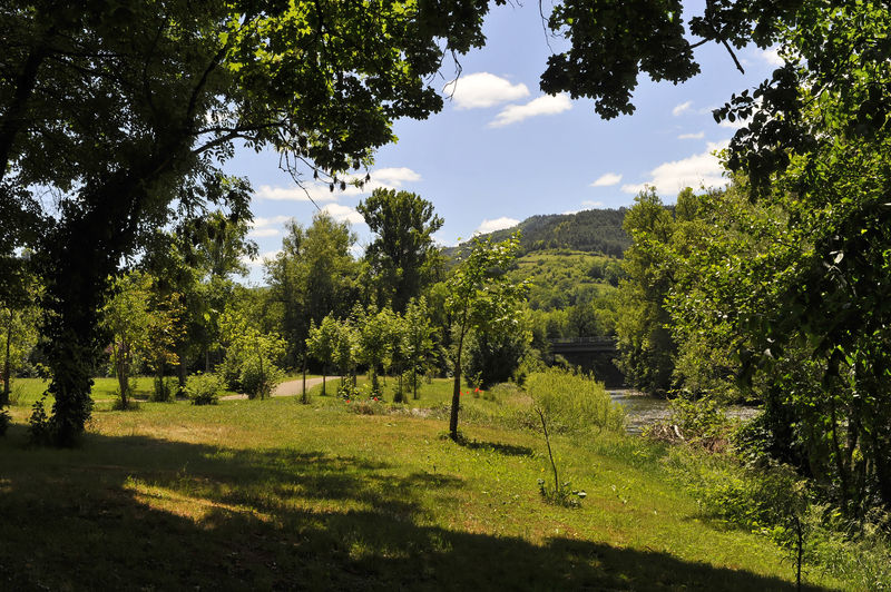 Logis Hotel Restaurant Les 2 Rives - A75, En Bordure De Riviere Banassac Kültér fotó