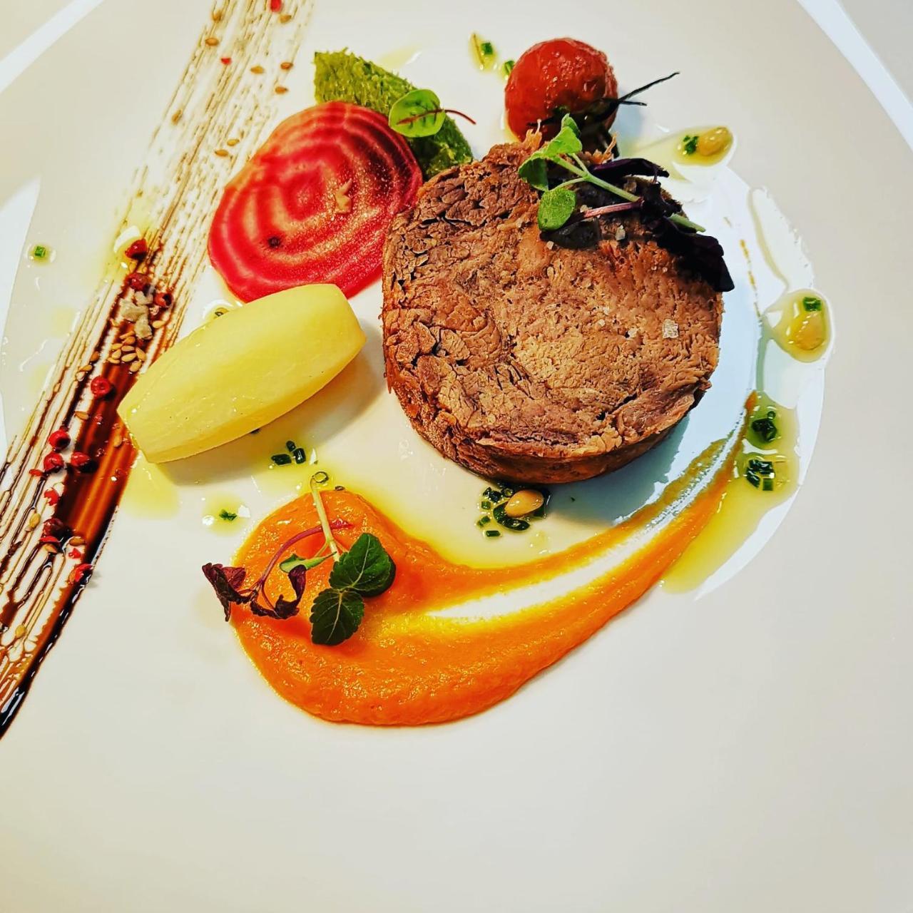 Logis Hotel Restaurant Les 2 Rives - A75, En Bordure De Riviere Banassac Kültér fotó