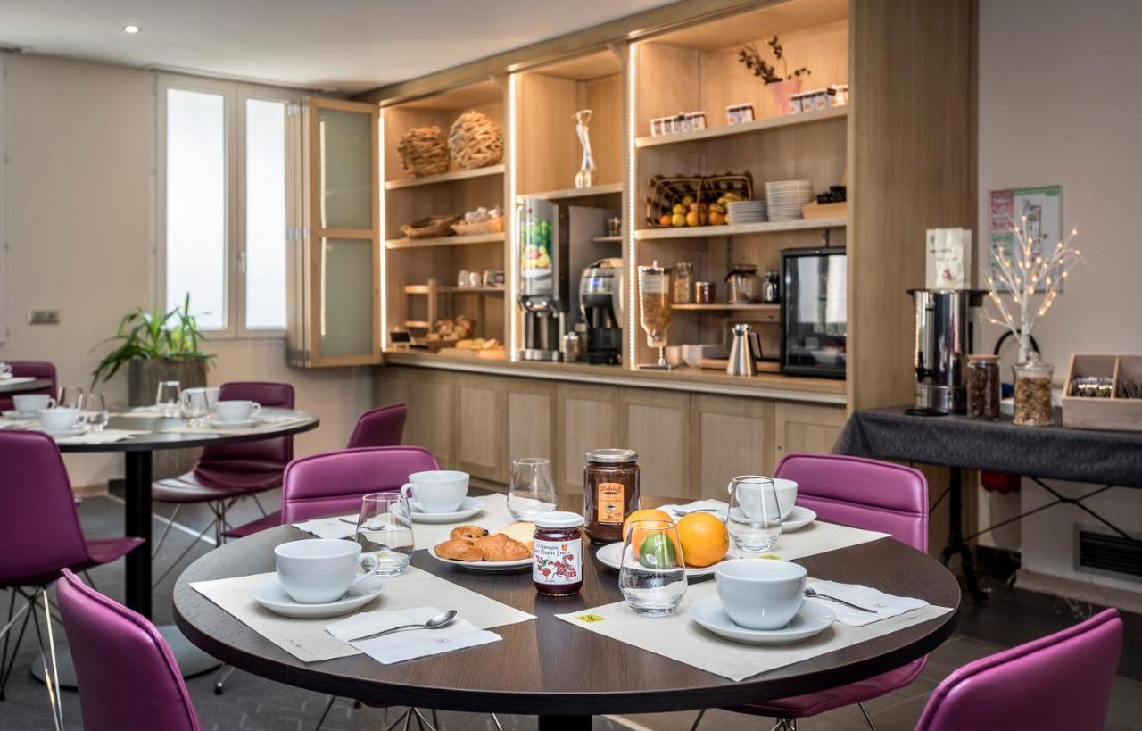 Logis Hotel Restaurant Les 2 Rives - A75, En Bordure De Riviere Banassac Kültér fotó