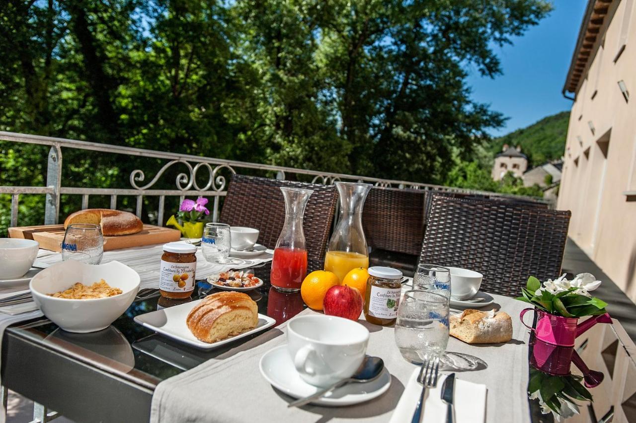 Logis Hotel Restaurant Les 2 Rives - A75, En Bordure De Riviere Banassac Kültér fotó